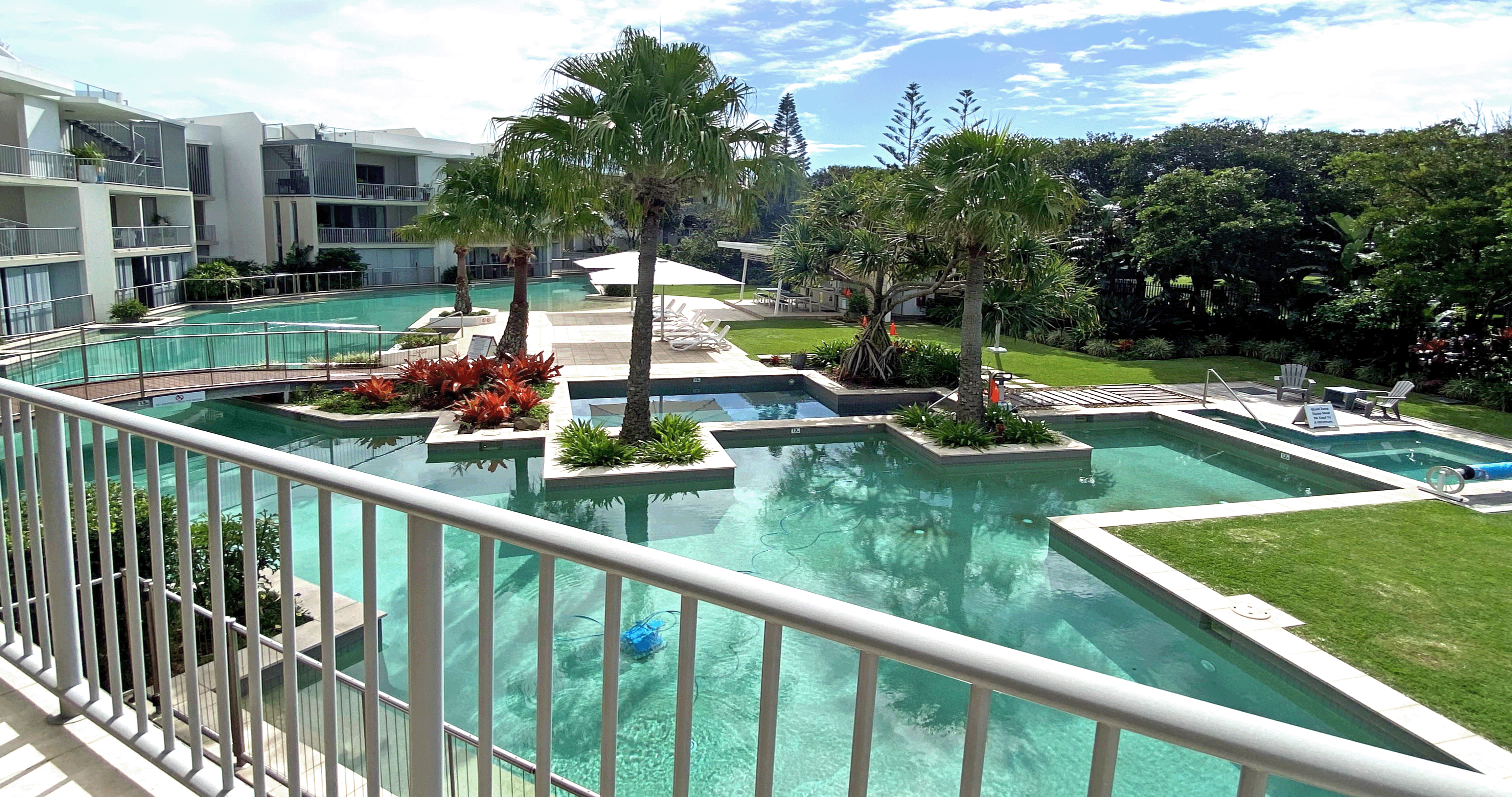 pool view 2bright